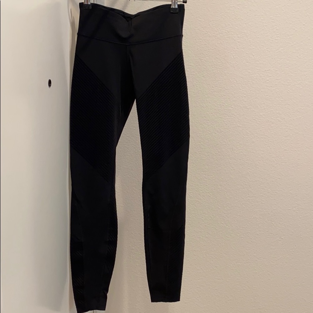 Black GAP Body pant leggings w velvet detail